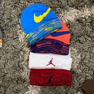 4 Nike hats